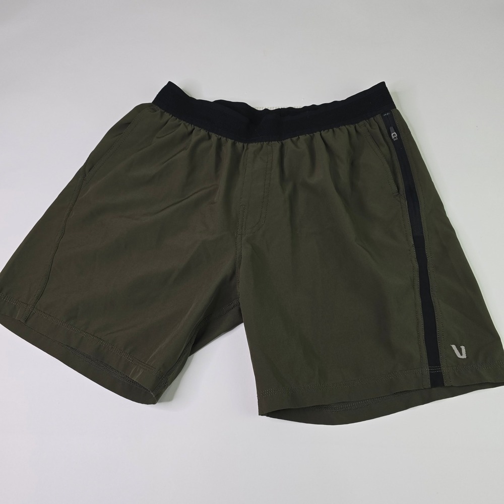 Vuori Kore Shorts Mens Large Army Green Performance Athletic Gym V352